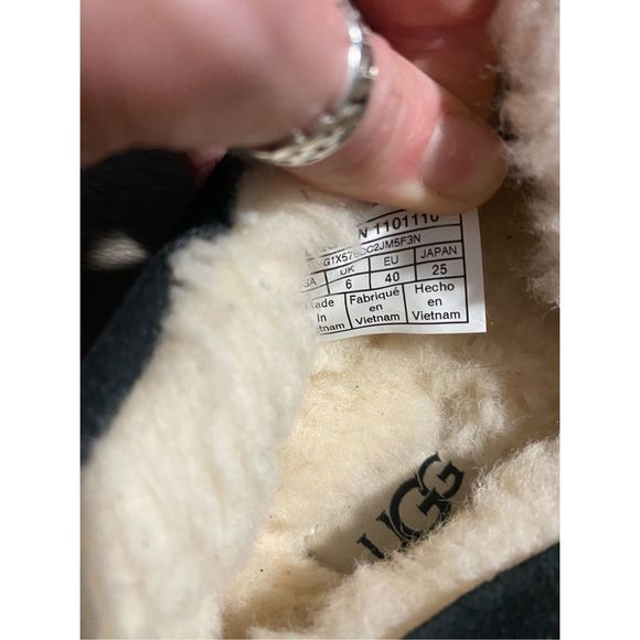 UGG NWOT Ascot Slippers, Black, Mens Size 7/ Womens Size 8.5, MSRP $160 - Picture 5 of 9